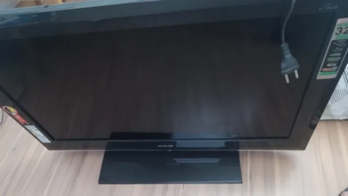VENDO TV 32 CCE FUNCIONANDO COM CONTROLE