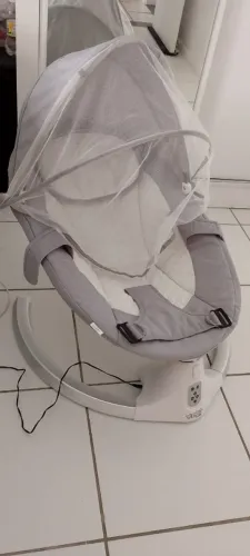 Cadeira de balanço automática Maxi Baby.