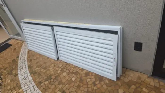 Porta de Aluminio Para Pia (Esquadria e Portas de Correr)