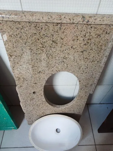 Vendo pia de Granito com cuba.