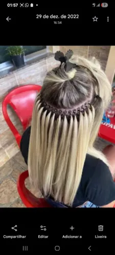 Aplicação de mega hair  