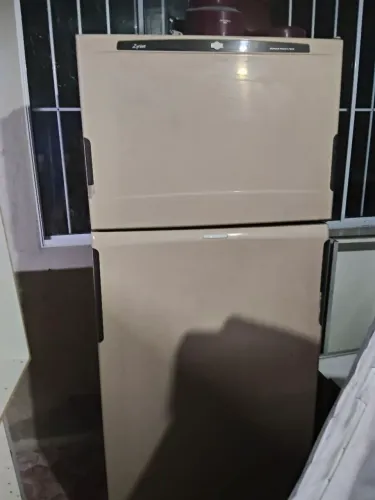Vendo 2 geladeira pra retirar peças