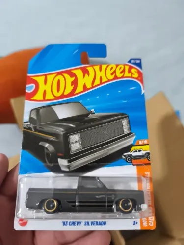 Hot Wheels 83 Silverado 