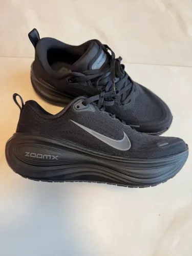 Tênis Corrida Novo - Vomero Plus Feminino ZoomX 37 Preto