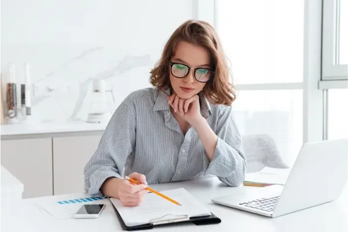 VAGA PARA AUXILIAR ADMINISTRATIVO