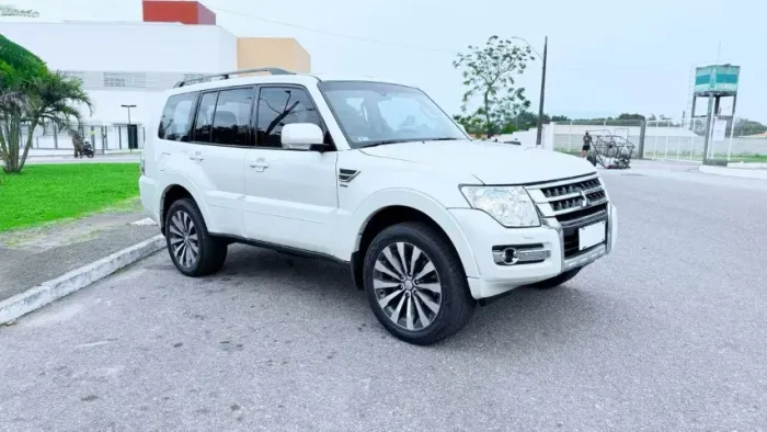 Mitsubishi Pajero HPE Full 3.2 4X4 T.i.dies. 5P AUT 2019