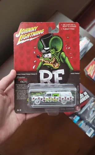 Johnny Lightning 1966 Cadillac Hearse Rat Fink - Chase/WhiteLightning 