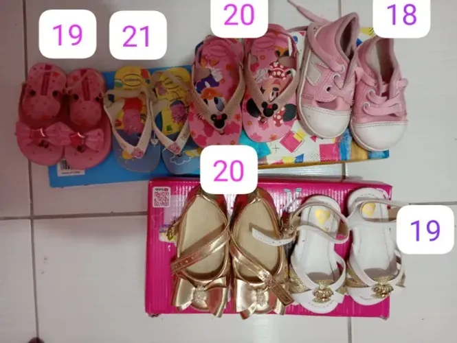Lote de sandália para bebê