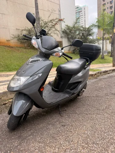 BURGMAN an 125 Moto Premium Exclusiva pintura única