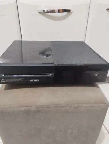 Xbox One 500 GB + 2 controles