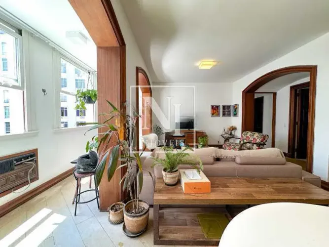 Apartamento : 2 Quartos / Residencial / Copacabana