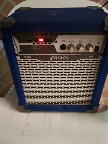 Vendo uma caixa marca frahn