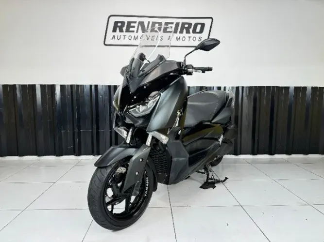 Yamaha XMAX 250 ano 2022 com 32.000km aceito troca