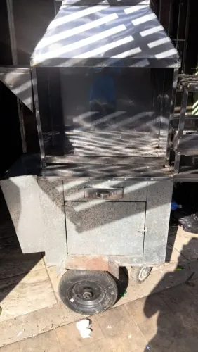 Carrinho de churrasco em ótimo estado
