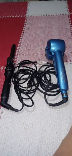 Vende-se Baby liss e Miracurl semi novo e em perfeito estado.