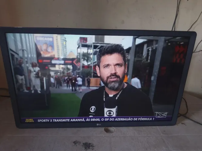 Smar tv LG de 32 polegadas funcionando normalmente