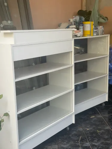 Balcão atendimento em mdf e com vidro