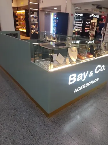 Quiosque Franquia de semijoias shopping centro Maringá 