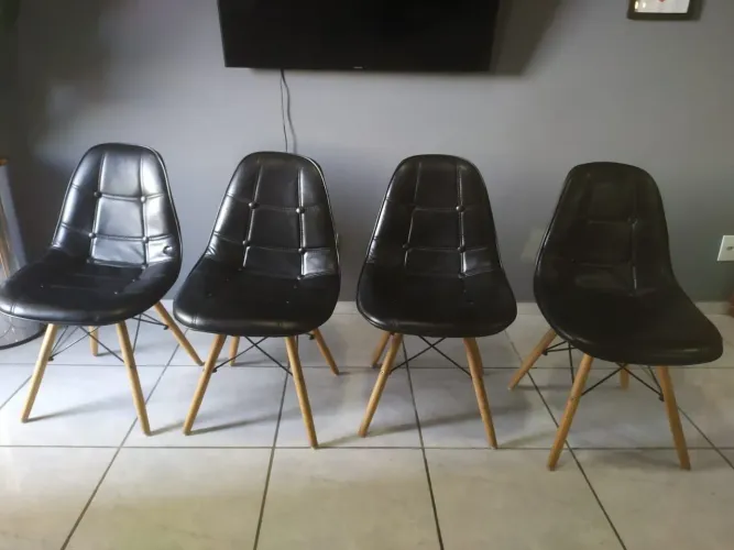 Cadeira Charles eames botone 80 cada uma