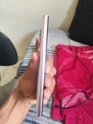 Vendo s23 ultra, tem que troçar a tela e a traseira, faço ele por 1800