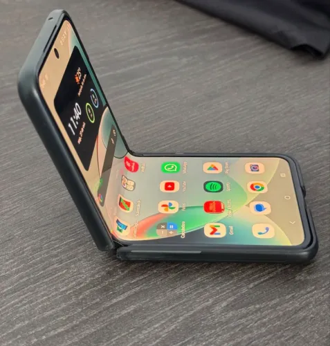 Razr 40