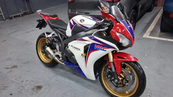 Vende-se cbr 1000rr fariblade hrc