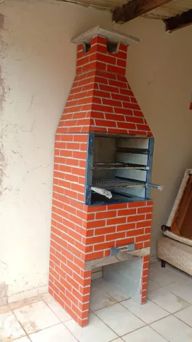 Churrasqueira premoldada 3 e 4 espetos