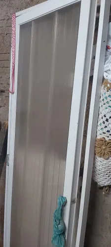 Porta em PVC em boa condições 