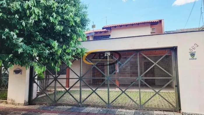 Sobrado para venda e locação, 04 quartos (01 suíte), lavabo, churrasqueira, piscina, 04 va