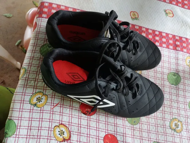 Chuteira society umbro Tam 37