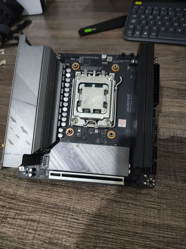 Kit ITX AM5 Ryzen 7500F ,B650I , 32GB 2x16GB 5600mhz