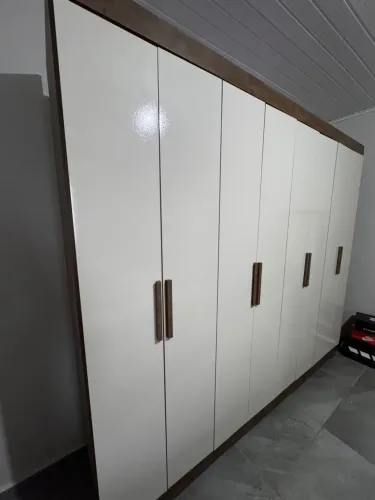 Guarda roupa 8 portas
