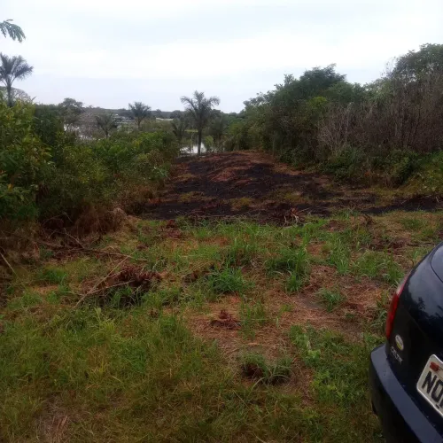 Terreno na beira do igarapé 