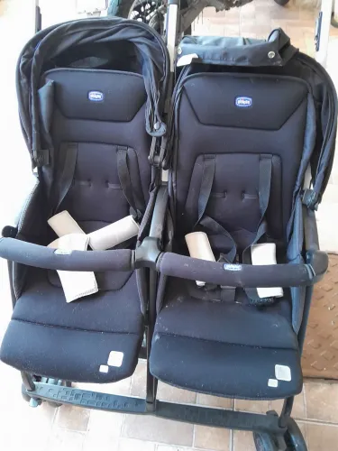 Carrinho de bebê pra gêmeos