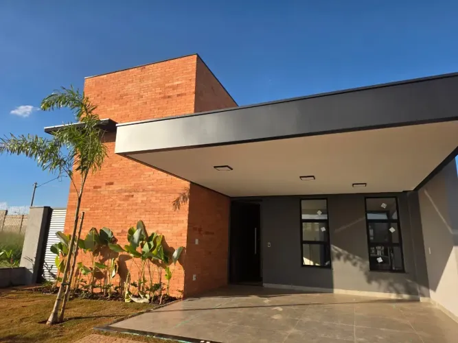 CASA TÉRREA COM EXCELENTE ACABAMENTO | JARDINS DO PARQUE