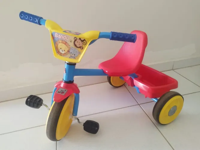 Triciclo infantil