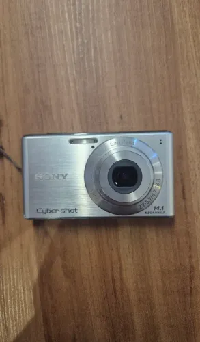 Câmera Sony Cyber-shot DSC-W530 14.1MP + Carl Zeiss + Kit Completo