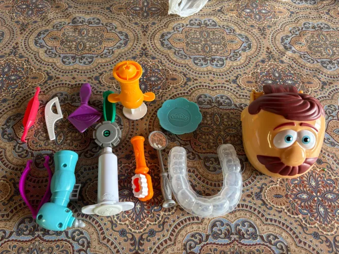 CONJUNTO PLAY-DOH BRINCANDO DE DENTISTA HASBRO