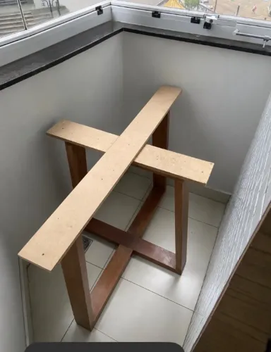 Base de mesa de madeira