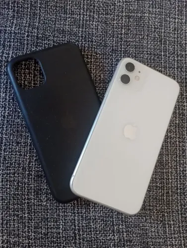 IPHONE 11 / 128G / TROCO EM ALGO DO MEU INTERESSE 