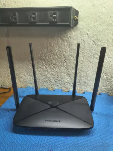 Roteador AC1200 em ótimo estado e atualizado