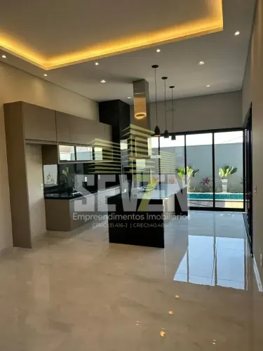 Casa de Alto Padrão à Venda no Residencial Maria Júlia 3 Suítes e Piscina Aquecida