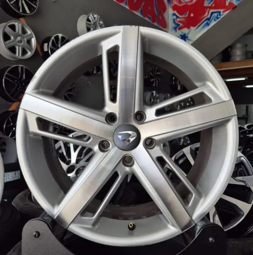 Jogo de rodas Esportivas aro 18 5x114