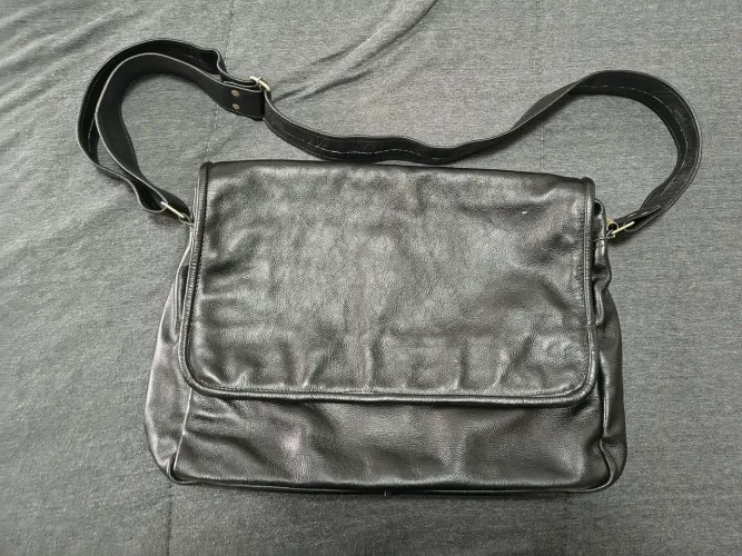 Bolsa Carteiro de Couro Artesanal