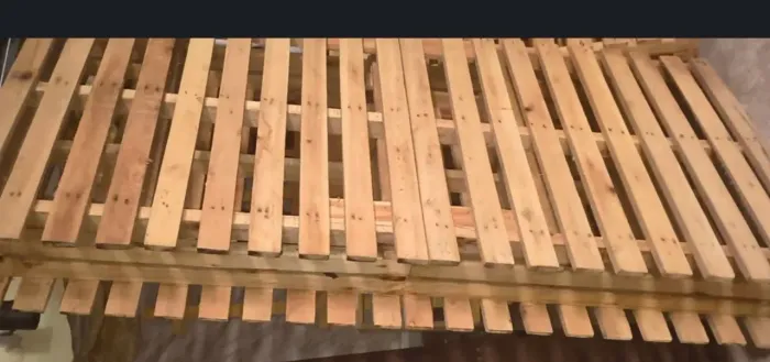 Duas camas de pallet pesadas