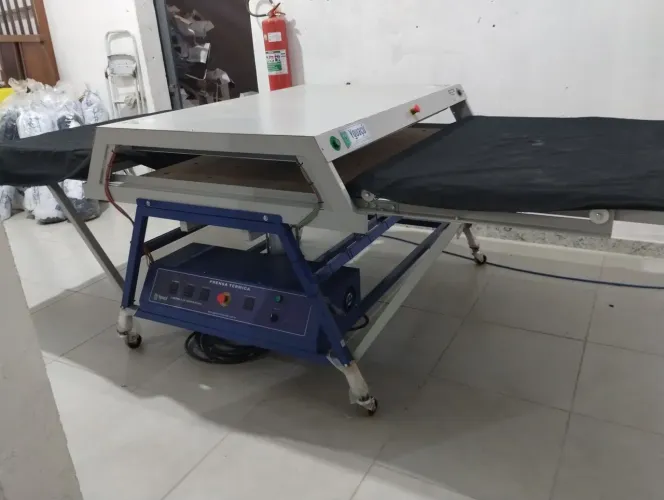 Prensa sublimação 1,00 x1,40 área de impressão, voltagem 220 trifásico prensa nova .