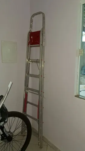 Escada de alumínio 7 degraus