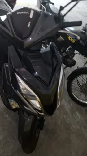 Moto Elite 125 ano 2024 , com 4000km.