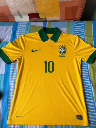 Camisa da seleção Brasileira 2013 - sem nome