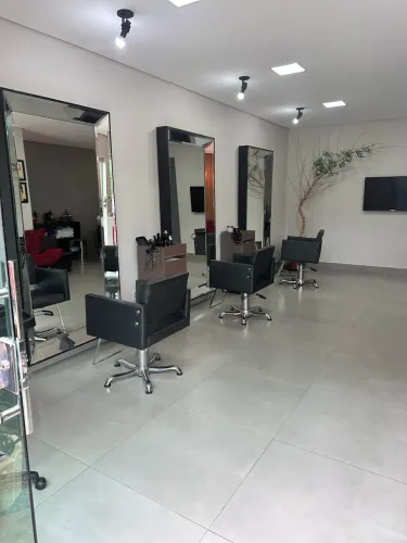 Aluguel de cadeiras em salão de beleza